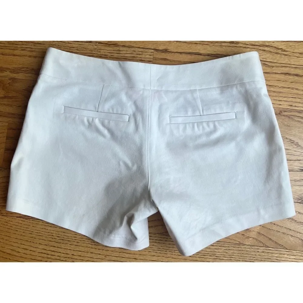Lilly Pulitzer Off White Cream Colored Flat Front Ellie Shorts Size 2